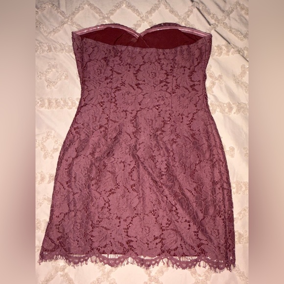 Tobi Lace Mini Dress in Mauve - Picture 2 of 3